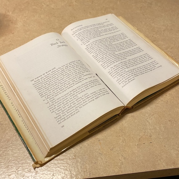 Vintage Scarne’s New Complete Guide to Gambling book - Picture 3 of 3